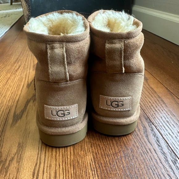 UGG Classic Mini II Boots - Picture 11 of 14